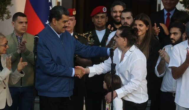Maduro recibe en el Palacio de Miraflores al diplomático venezolano Alex Saab