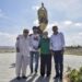 Barranquilla rinde un homenaje a Shakira con una estatua de bronce de más de 6 metros