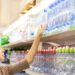 Alerta en EEUU por presencia de nanoplásticos en agua embotellada