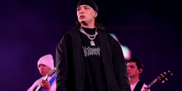 Chilenos condenan invitación de Peso Pluma a Festival de Viña del Mar: Nos ha derrotado el narcotráfico