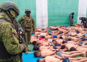 Noboa avanza en la ‘bukelización’ de Ecuador mientras intenta colar un controvertido aumento del IVA