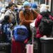 Nueva York impone un toque de queda a 1.900 migrantes