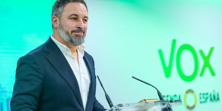 Fiscalía investiga a líder ultraderechista español por fuertes declaraciones sobre Sánchez