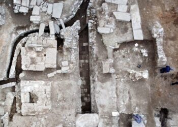 Hallan arco de triunfo romano de 1.800 años en Serbia