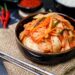 Consumir tres raciones de kimchi al día puede reducir el riesgo de obesidad