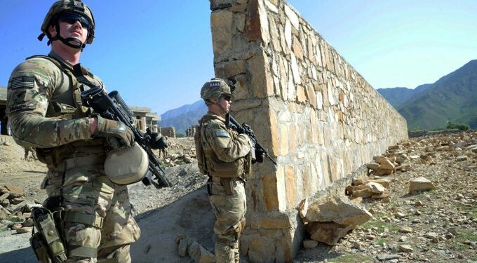Arrestos por cruces ilegales en la frontera de EEUU alcanzaron el máximo histórico en diciembre