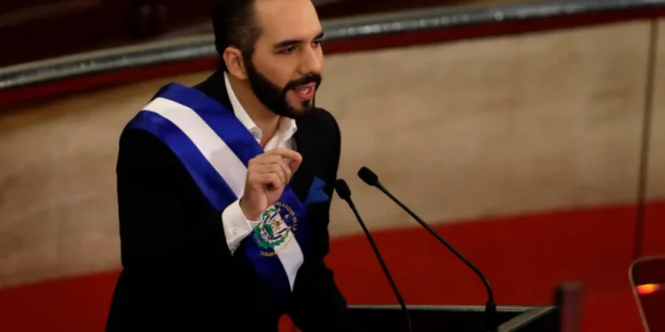 Bukele lidera intención de voto en El Salvador