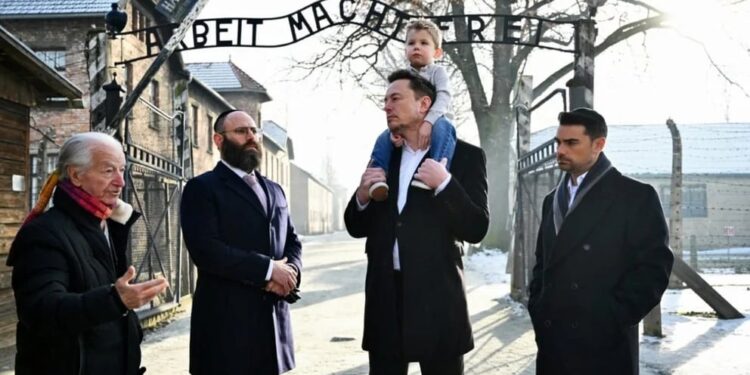 Elon Musk visitó Auschwitz tras polémica antisemita en  X
