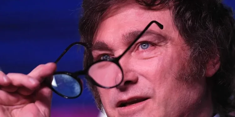 Milei confirma reunión con el FMI para renegociar vencimientos de la deuda