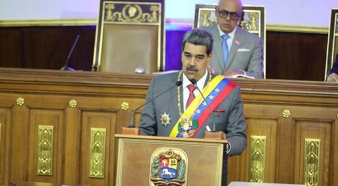 Nicolás Maduro anuncia aumento en el ingreso mínimo integral para empleados públicos