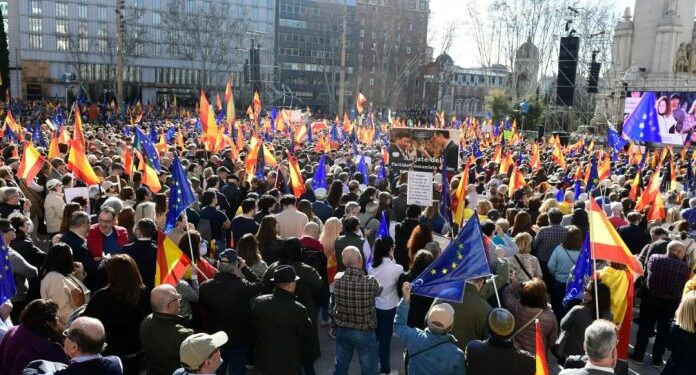 Protestan en Madrid contra la amnistía a los independentistas catalanes