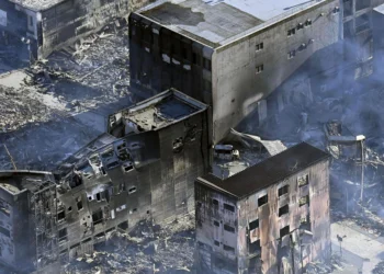 Suben a más 160 los muertos por el devastador terremoto en Japón