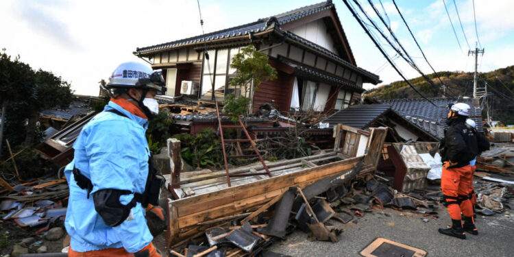 Decenas de fallecidos dejó fuerte terremoto en Japón