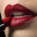 Ucrania se pronuncia en contra del lápiz labial tono ‘Rojo ruso’ de la empresa canadiense MAC