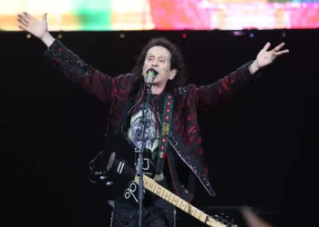 Álex Lora será el Gran Mariscal en el regreso de la Fiesta Broadway 2024