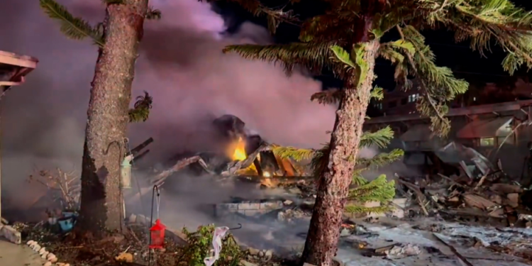 Avioneta se accidenta en parque de casas móviles en Clearwater y deja varios muertos