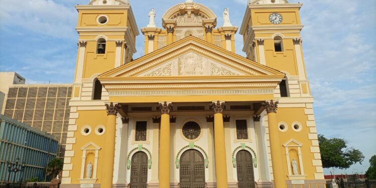 Liberaran a joven detenido tras polémicas fotos frente a la Basílica de La Chinita