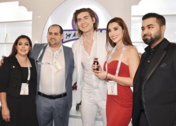 Empresa de perfumes árabes EZENZIA brilló en COSMOPROF 2024