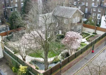 Venden casa de Freddie Mercury por al menos 34,8 millones de euros