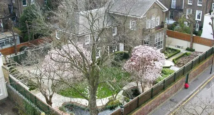 Venden casa de Freddie Mercury por al menos 34,8 millones de euros