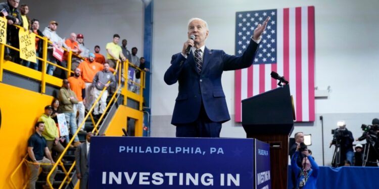 Biden presenta amplio plan presupuestario para el próximo mandato