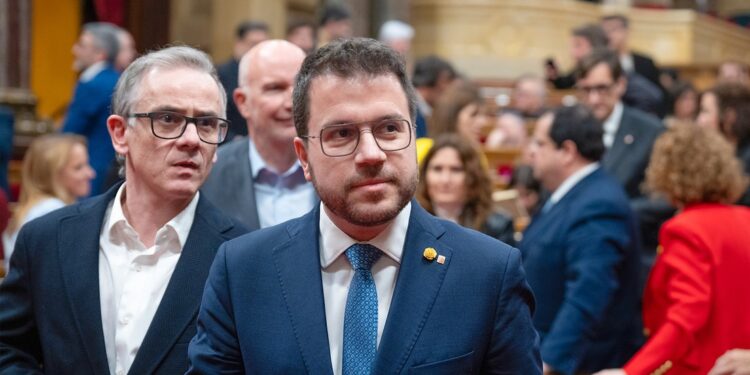 Convocan a elecciones anticipadas en Cataluña