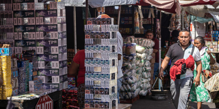 La industria de cigarrillos en Venezuela, en combate contra el contrabando
