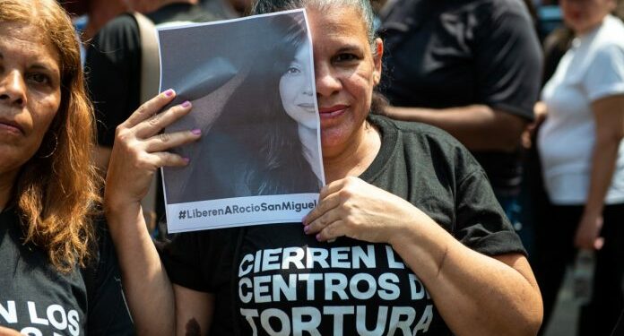 Familia de Rocío San Miguel pide a España que acompañe el proceso hasta lograr su libertad