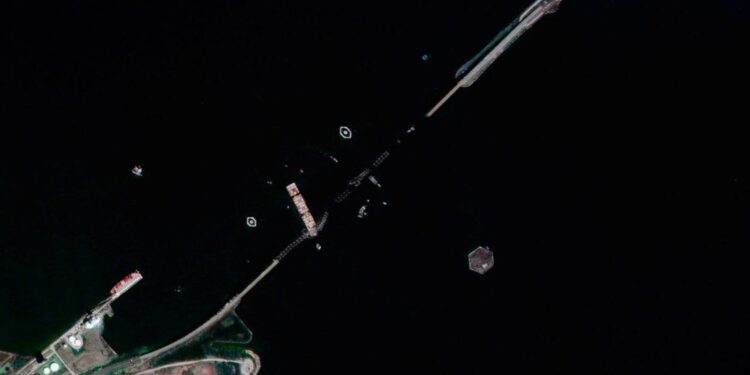El alcance de la destrucción del puente en Baltimore en una imagen satelital