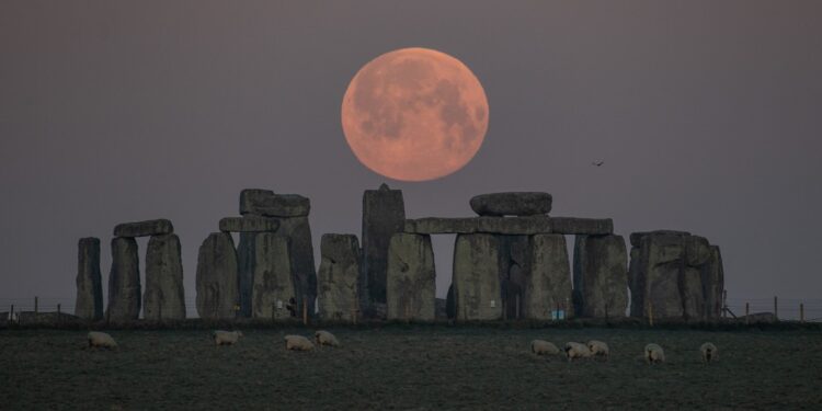 Evento astronómico inusual podría revelar conexiones entre Stonehenge y la Luna