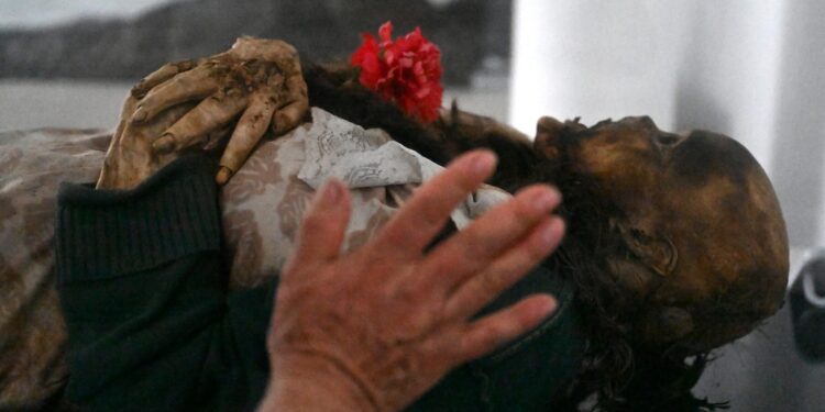 Los muertos se momifican en este pueblo colombiano y nadie entiende por qué