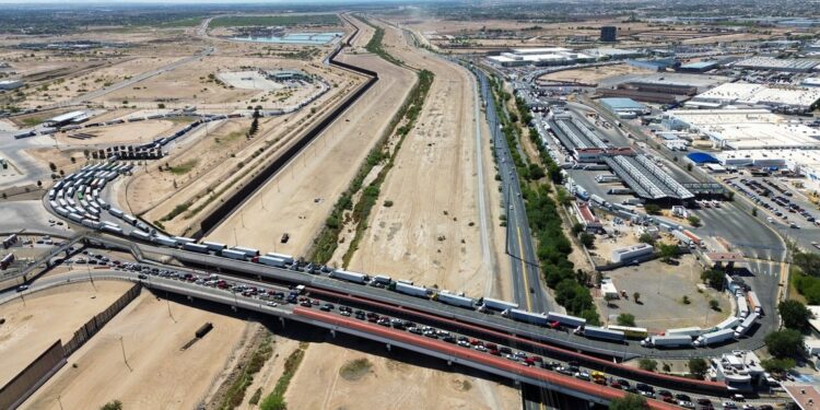 Revisiones aleatorias en Texas afectan a transportistas mexicanos