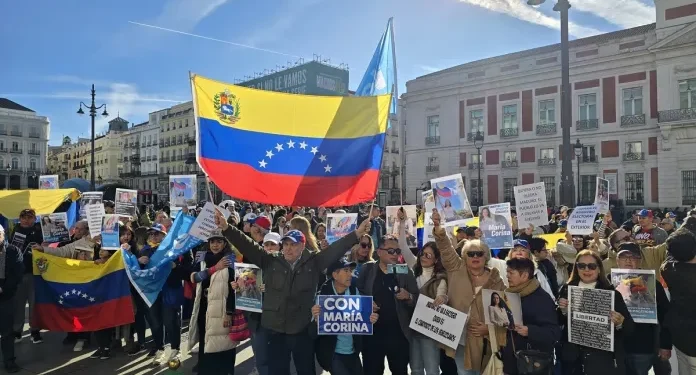 En más de 12 países venezolanos pidieron elecciones libres en respaldo a Machado