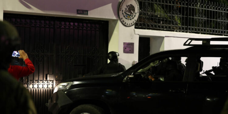 Ecuador asaltó embajada de México y detuvo a exvicepresidente Glas tras recibir asilo