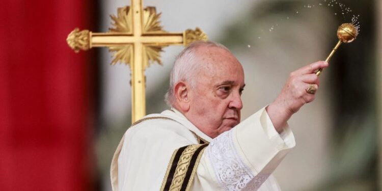 Papa Francisco presidió la misa de Pascua en el Vaticano