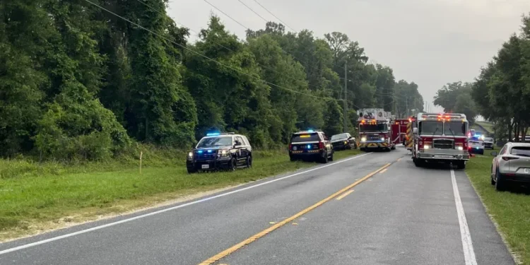 Varios trabajadores agrícolas murieron tras volcarse autobús en carretera de Florida