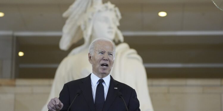 Biden compara Hamás con Hitler y condena las protestas en EEUU