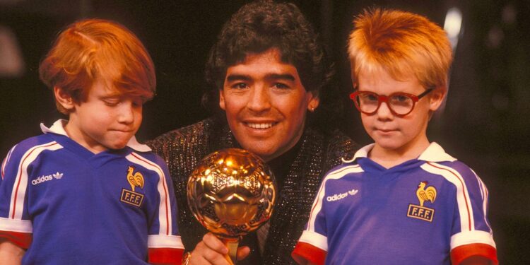 Reaparece el Balón de Oro perdido de Maradona