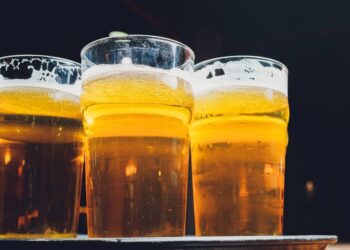 Crean una cerveza elaborada a partir de abejas asesinas
