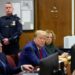 Cinco preguntas que se ciernen sobre el juicio por dinero secreto de Trump