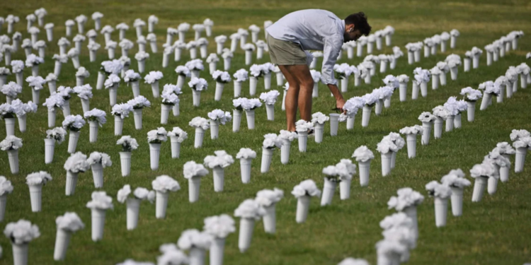 Miles de niños en EEUU. perdieron a uno de sus padres por sobredosis de drogas o violencia armada en 2020