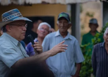 Enrique Márquez prometió acabar con apagones en un año