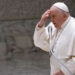 El papa pide perdón y dice que no quiso ofender o expresarse en términos homófobos