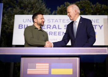 Biden y Zelenski firman un acuerdo de seguridad por 10 años