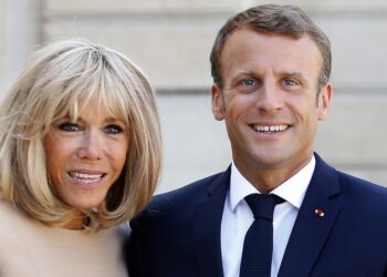 Juzgan a dos mujeres en Francia por divulgar que la esposa de Macron es transgénero