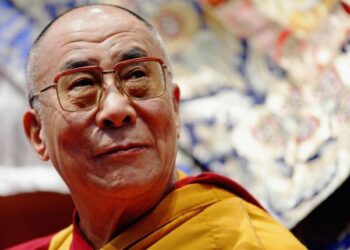 El dalái lama viajará a EEUU para recibir tratamiento médico en las rodillas