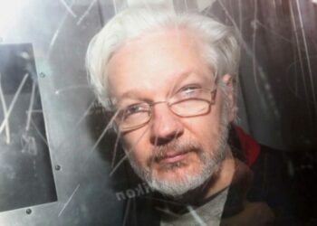 Julian Assange abandonó Reino Unido tras ser excarcelado