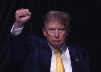 Trump promete derogar orden de Biden para cerrar la frontera con México