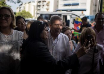 González Urrutia propone alianzas internacionales para recuperar la salud en Venezuela