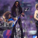 Lenny Kravitz dio un potente arranque musical en la final de la Champions League